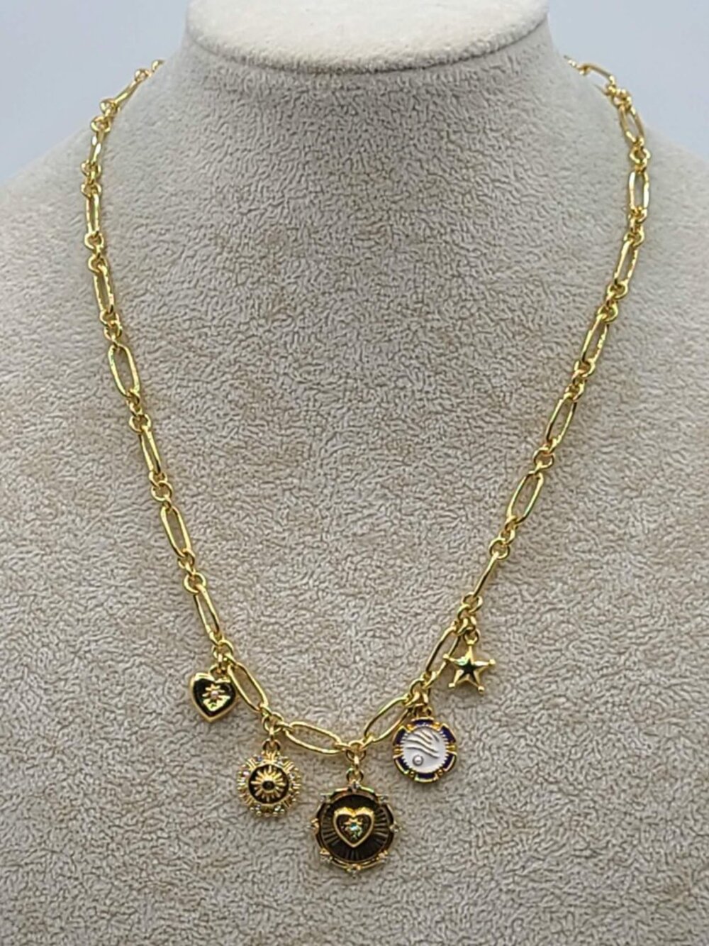 J Crew Clustered Heart Charm Chain Necklace NWOT - Picture 1 of 11